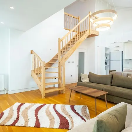 Chic Flat Near Public Transportation In Goztepe Διαμέρισμα