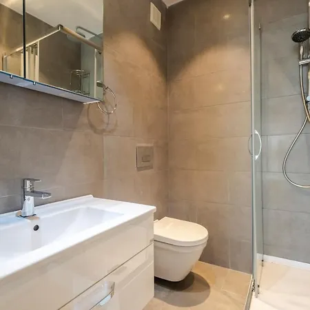 Chic Flat Near Public Transportation In Goztepe Κωνσταντινούπολη