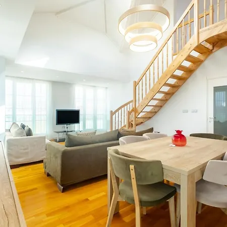 Chic Flat Near Public Transportation In Goztepe Daire *
